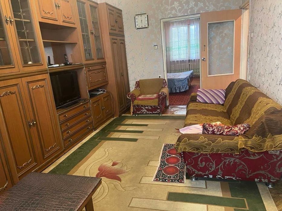 Аренда Чиланзар 15 квартал 2/4/4 комнатная средняя с мебелью