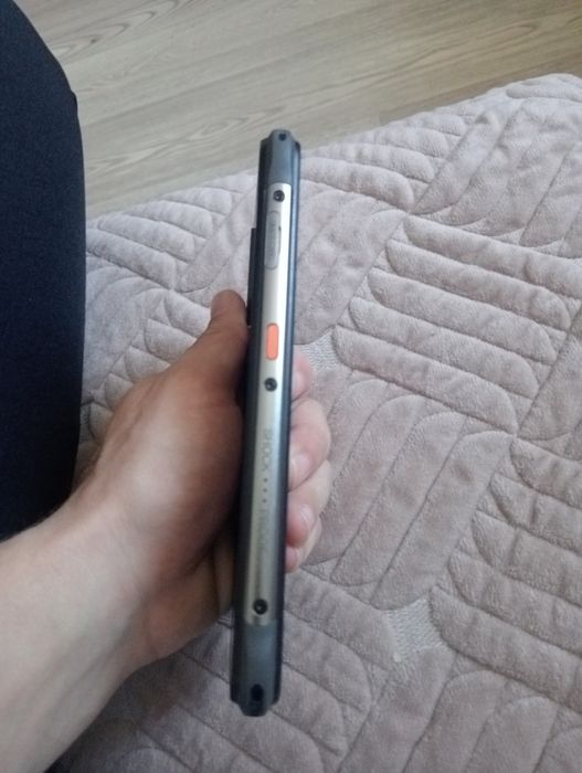 Продам телефон lxxlJ5