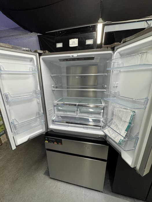 Frigider French Door Hisense RF540N4SBI2