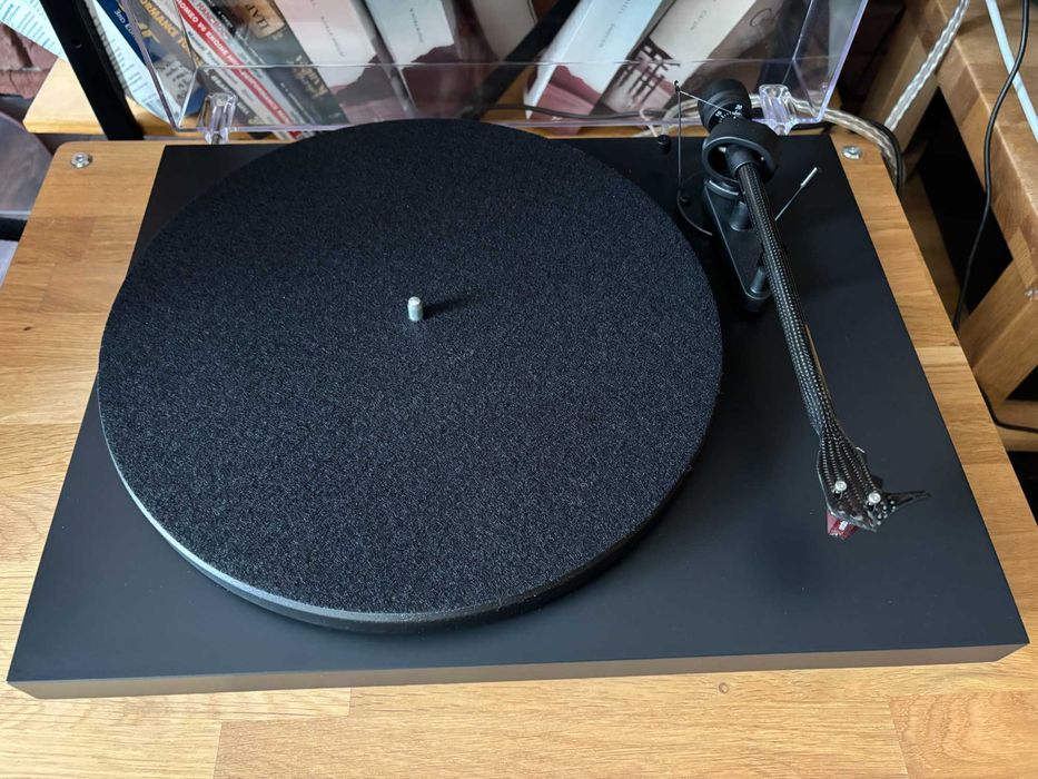 Грамофон Pro-Ject Debut Carbon EVO