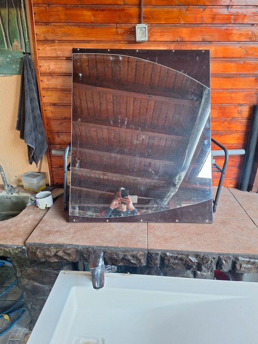 Se vinde set lavoar cu dulap si oglinda