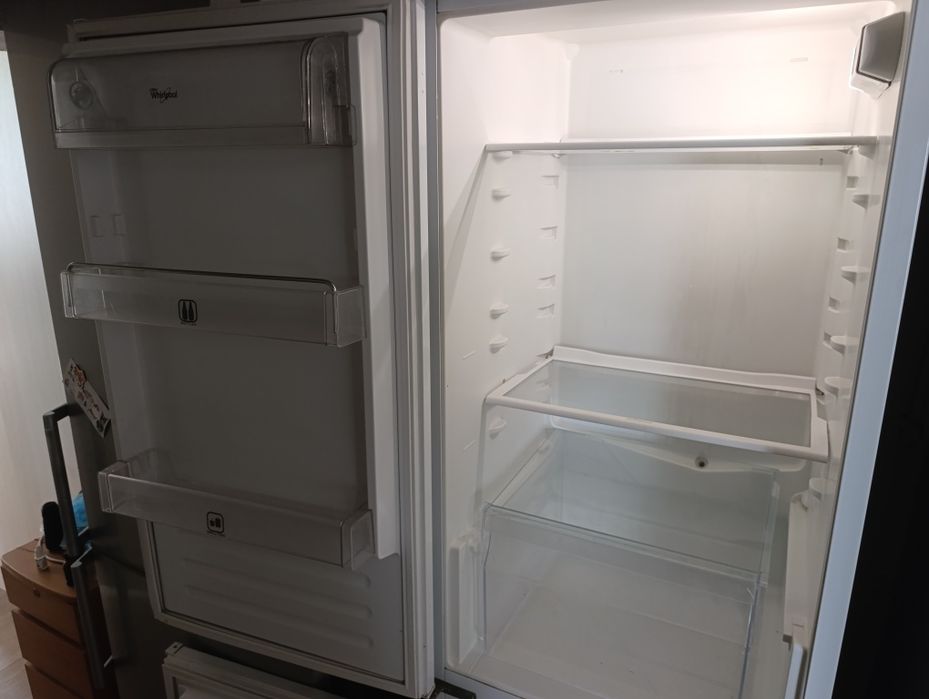 Продам холодильник буу