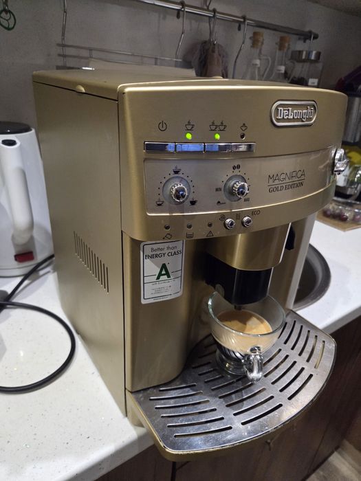 Кафе машина Delonghi Magnifica