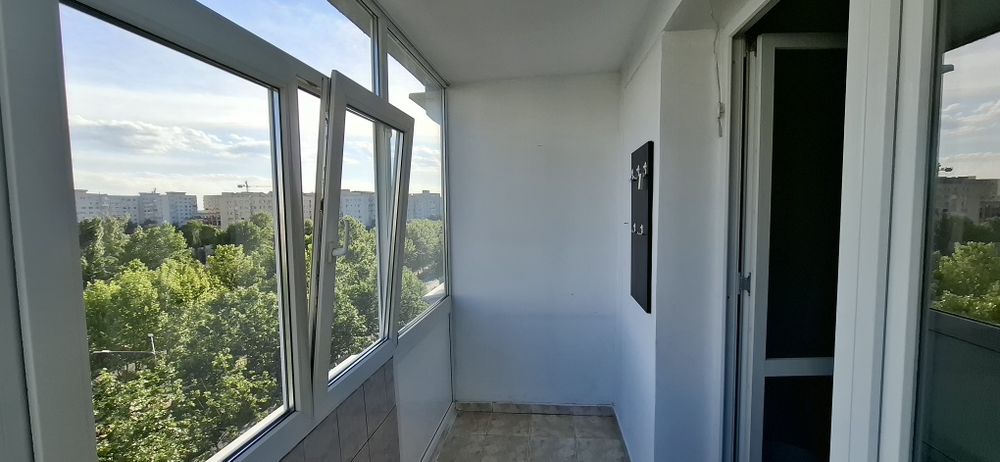 Închiriez apartament cu 2 camere amplasat  lângă gura de metrou 1 decembrie 1918