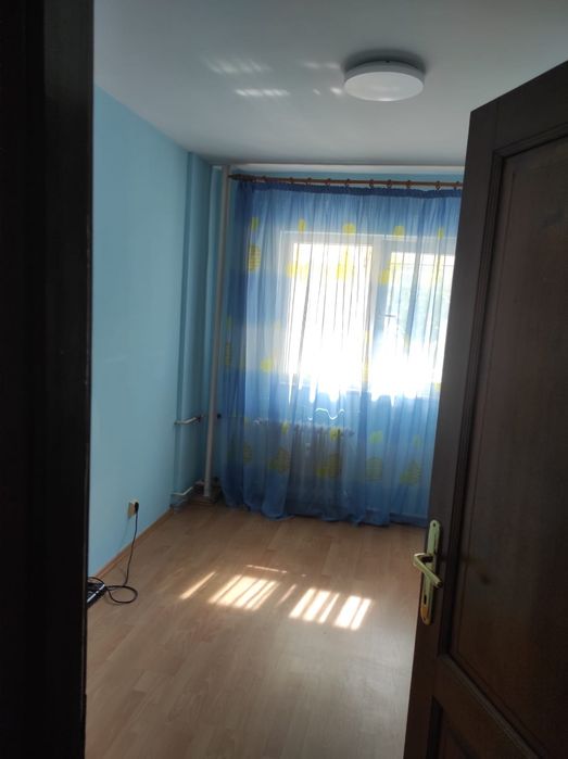 Închiriere apartament 3 camere Titan, București