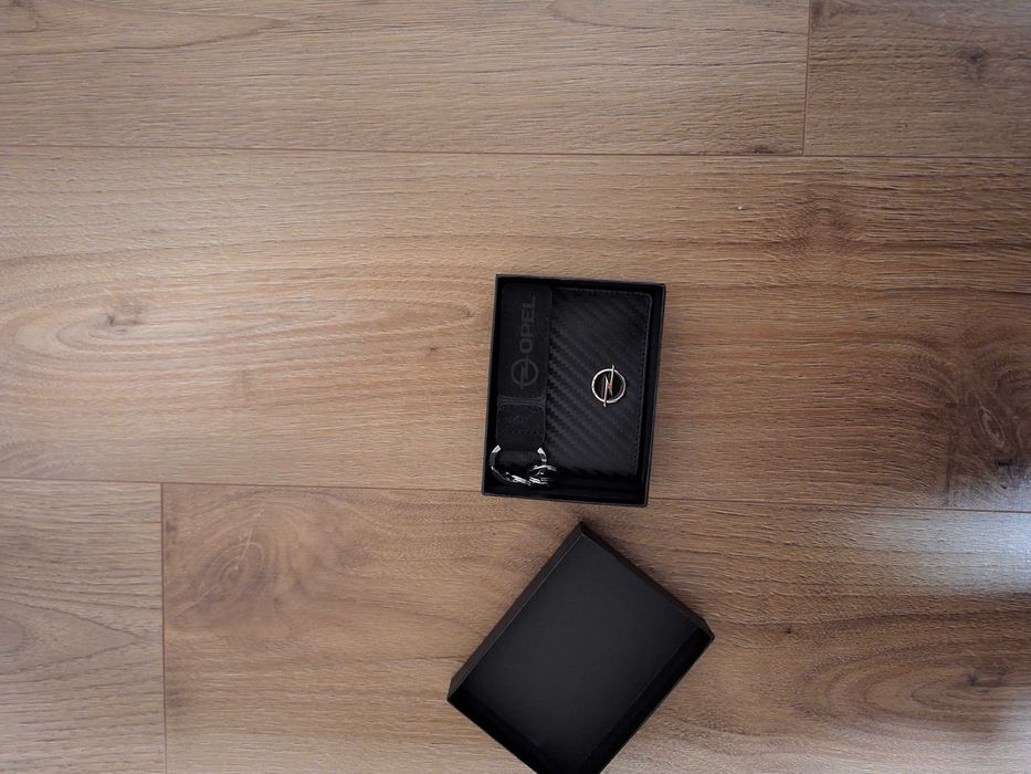 Мъжки комплект с портмоне за документи и ключодържател