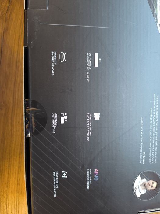 ROCCAT Vulcan PRO Геймърска механична клавиатура с Titan Red Linear sw