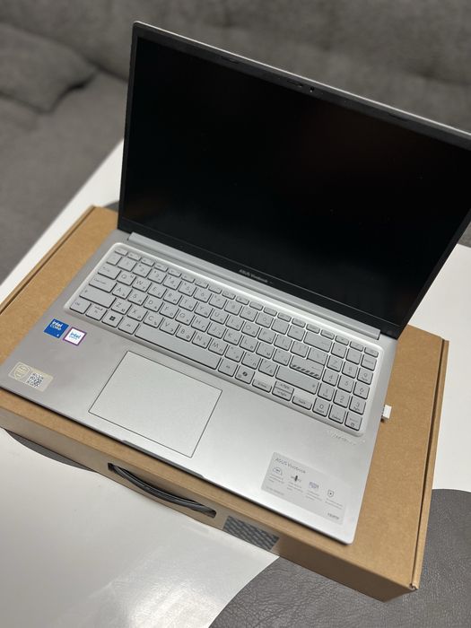 Asus Vivobook + Windows 11 + гаранция