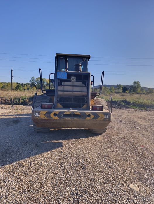 Продам фронтальный погрузчик LW 500.
