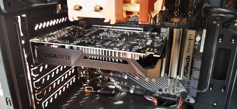 Gigabyte 1050 GTX - 2GB