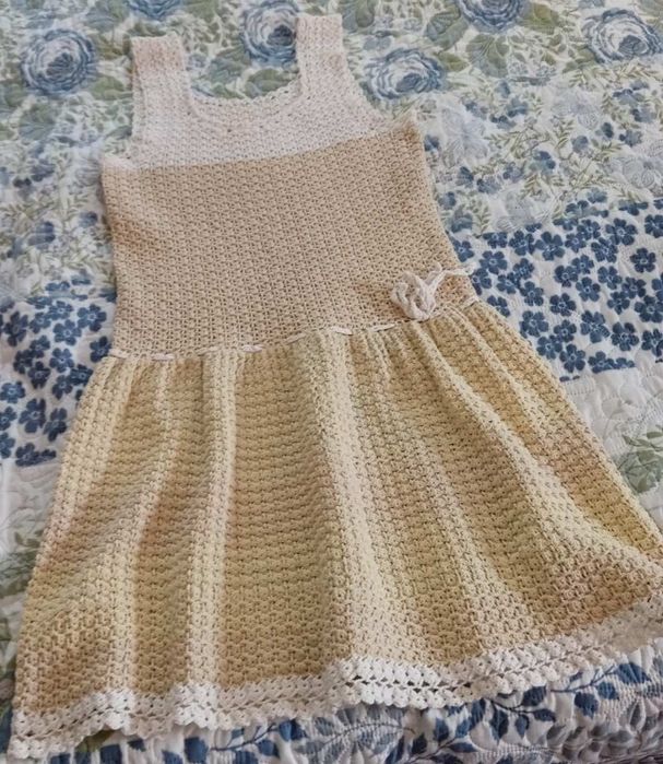 Рокля на една кука