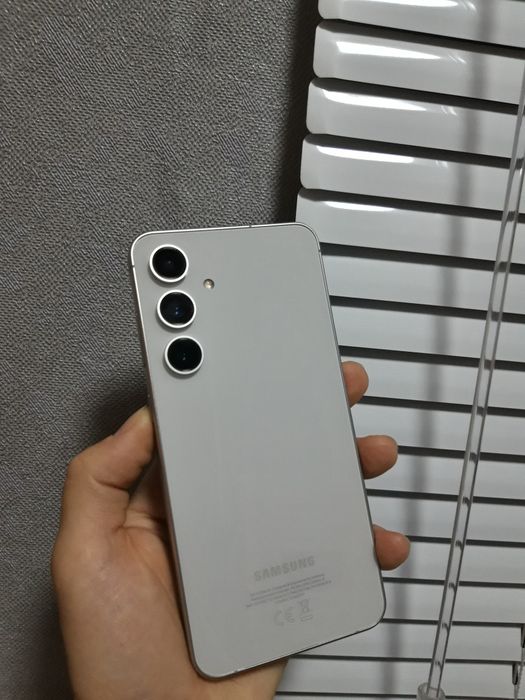 Samsung S24 FE 8/256