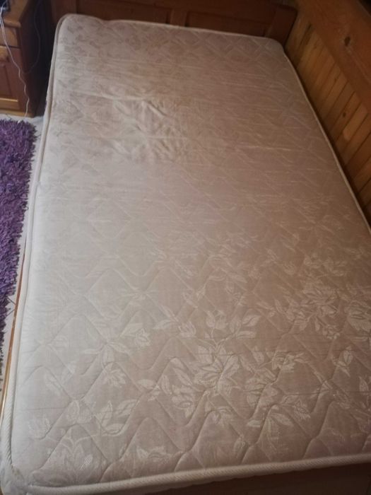 Масивно чамово легло