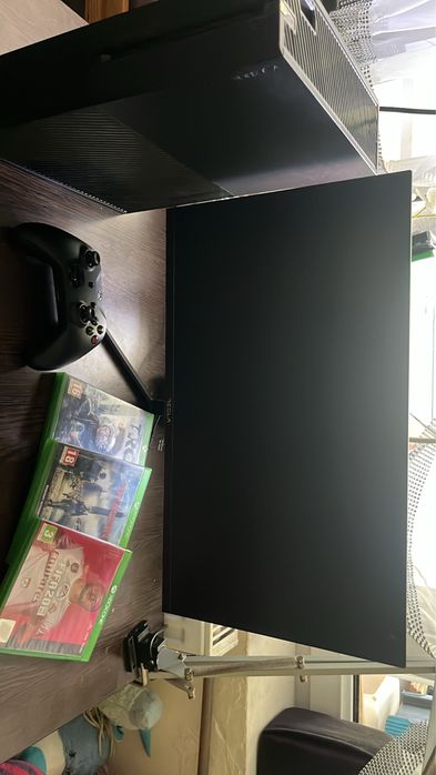 Xbox one 3 jocuri o maneta