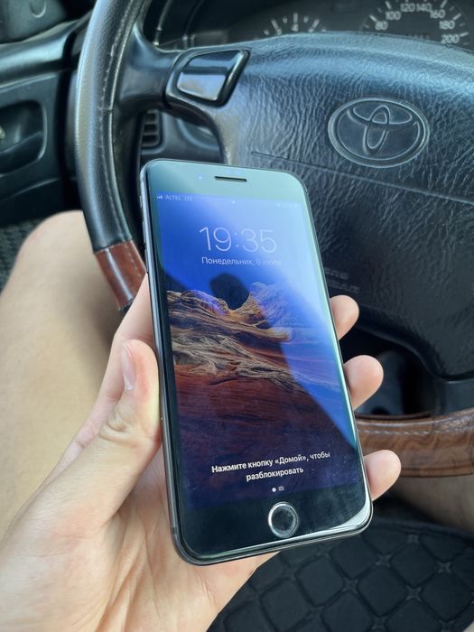Продам iPhone 7 plus 256gb