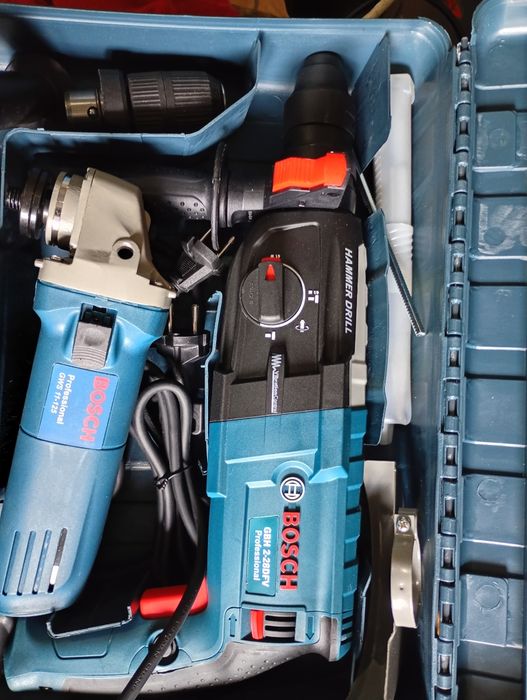 Set bormașină  1500wBosch+ flex Bosch noi preț 550lei fix nu schimb