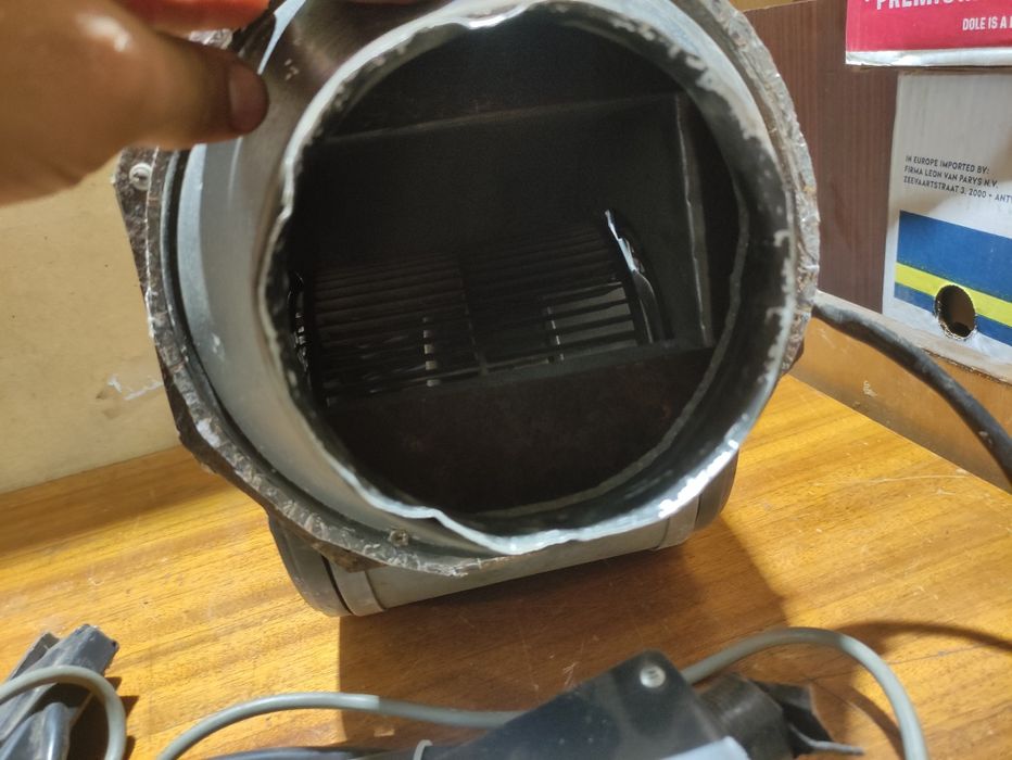 Центробежен вентилатор 190w
Работи отлично със бутони за управление.
М