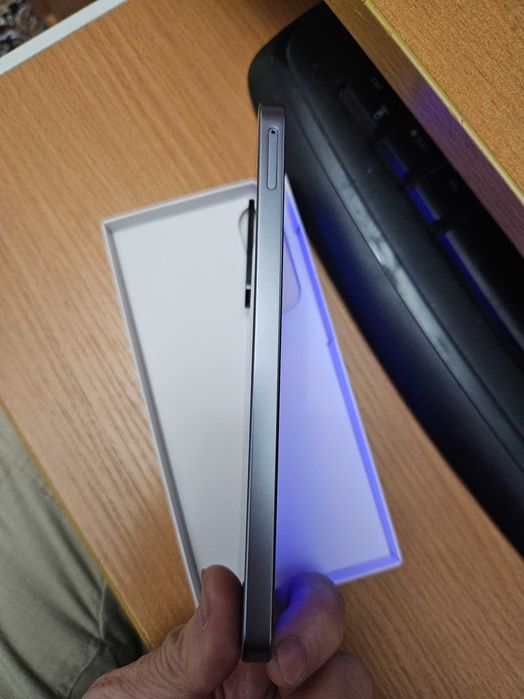 Новая модель SAMSUG GALAXY WIDE 8. телефон в коробке.