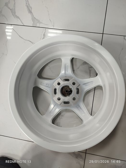 Diska sotiladi 4ta aybi yoʻq yengi