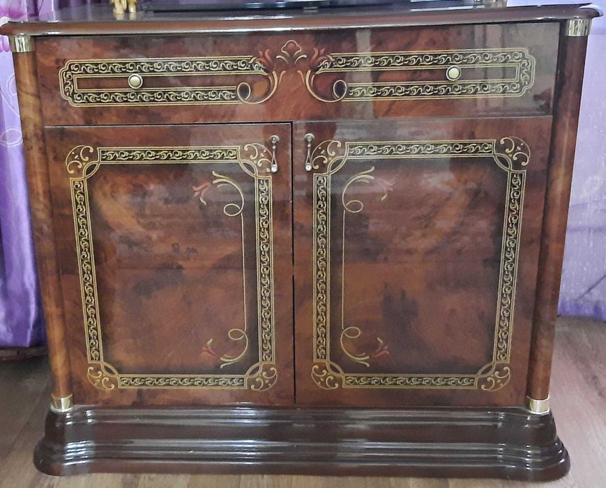 Комод (для гостинной, спальни)