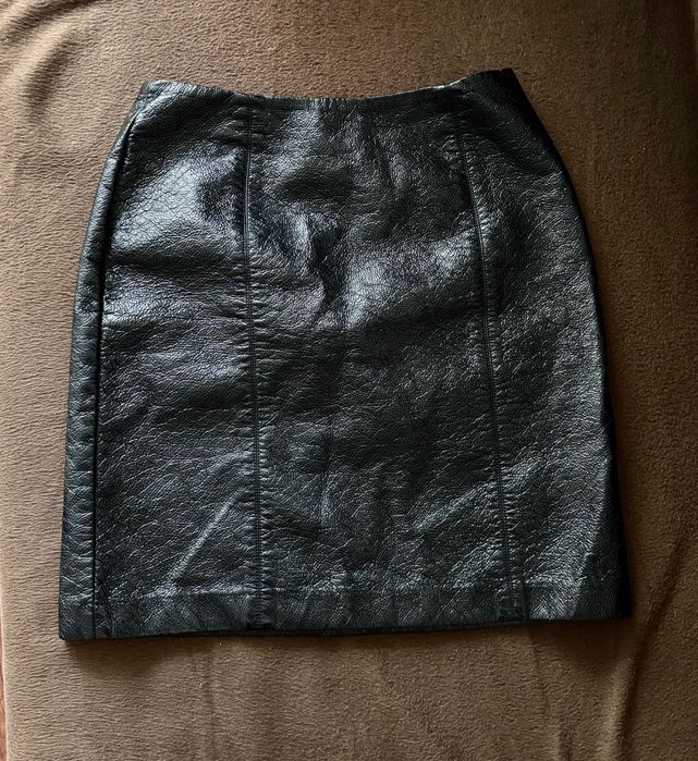Кожена лъскава пола H&M XS размер