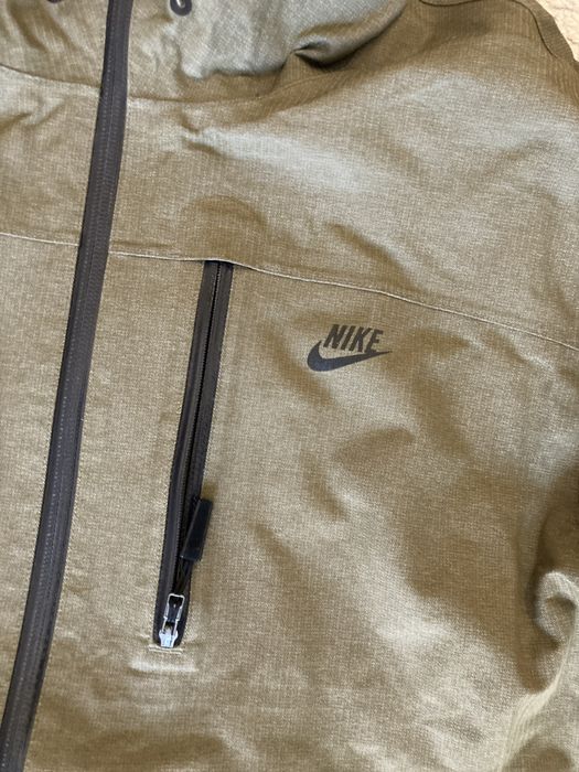 Geaca Nike L impermeabila membrana groasa