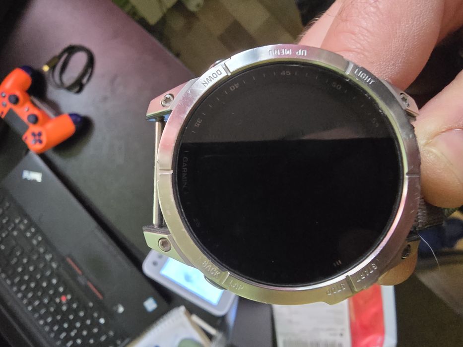 Продавам Garmin Fenix 7