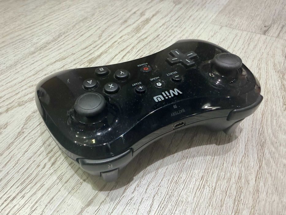 Nintendo Pro Controller Black - Nintendo Wii U