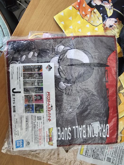 Продам аниме мэрч