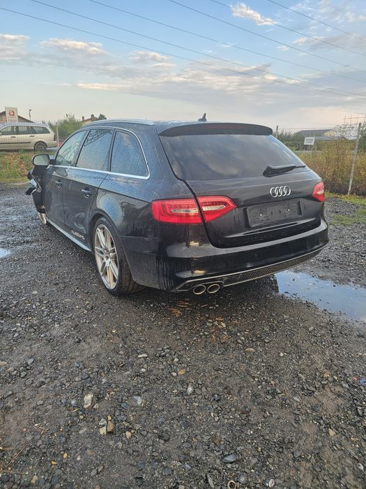 Dezmembrari audi a4 b8 s line quattro vand piese cod motor cglc