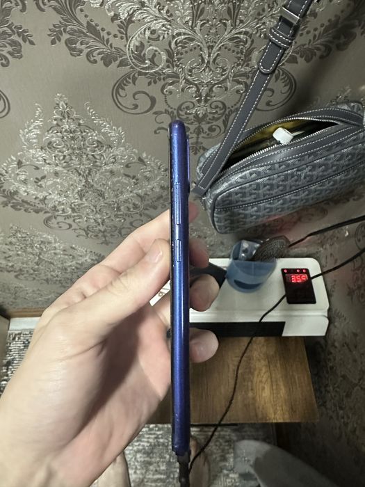 Продается самсунг a3