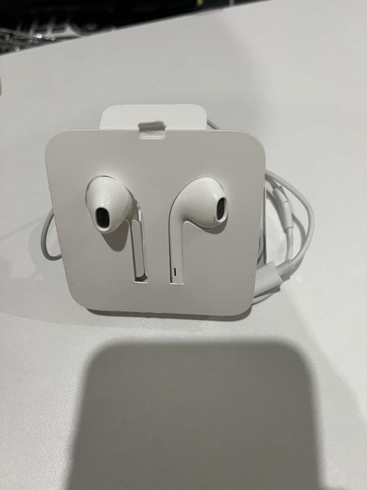 Продам наушники проводные apple