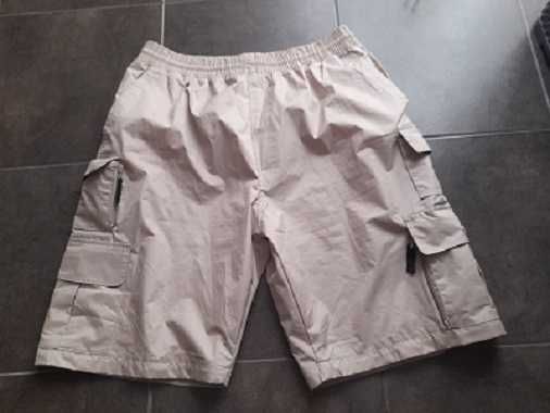 Pantaloni outdoor impermeabili 2 in 1 marimea 50