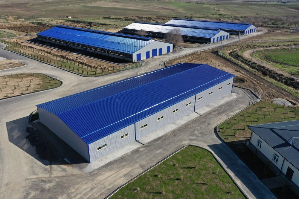 Bino inshoatlar kompleksi sotiladi. Oxangaron t. Yangi xayot MFY.