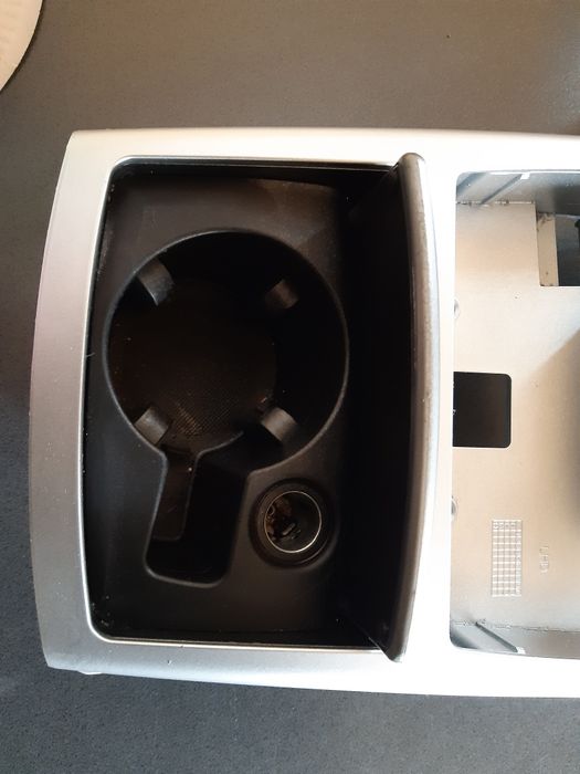 Consola centrala audi a6 c6 4f gri argintiu volan stanga 2004-2011