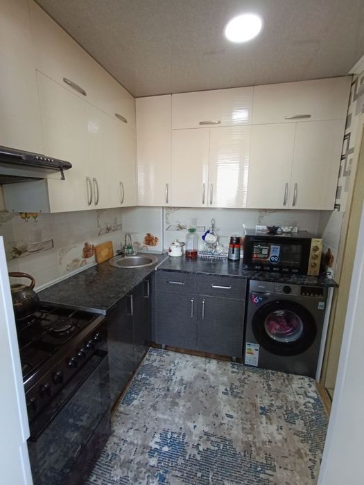 Сотаман 3 хона 4 этаж 15 мактаб ёнида Без Маклер Евро ремонт