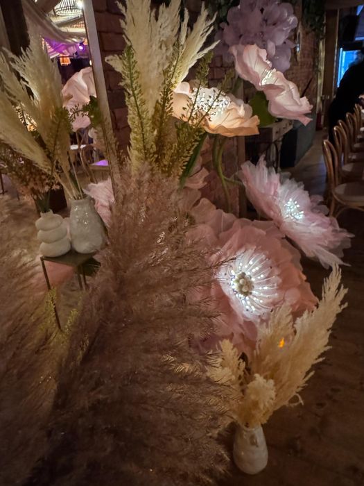 Vând decor flori gigant pentru cafenele, restaurante si saloane