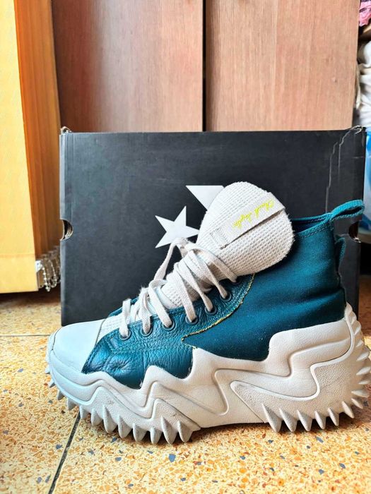 Converse Run Star Motion