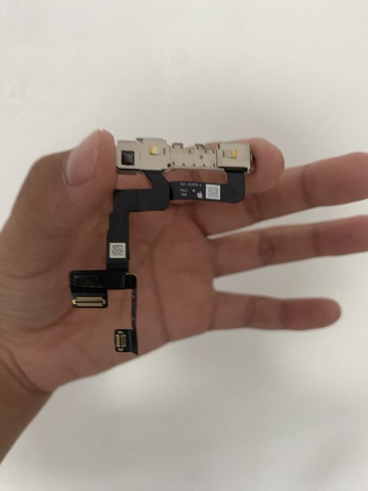 Передняя ңамера на айфон 11