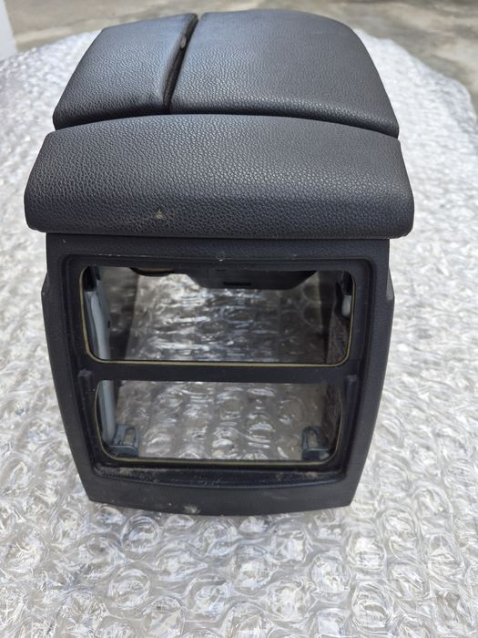 Подлакътник BMW E60 за CIC