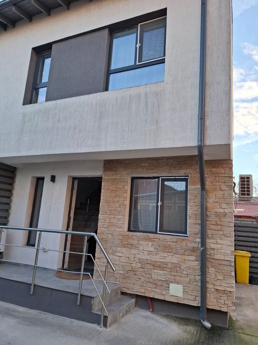 Inchiriere casa Tunari