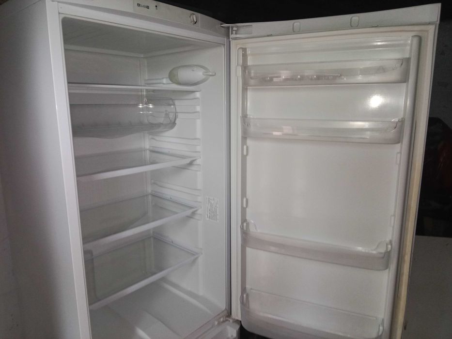 Продам холодильник Indesit