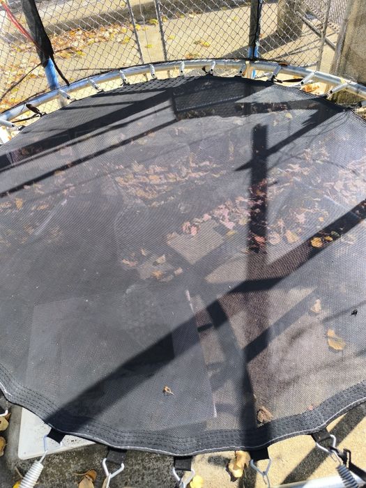 Продавам батут за деца