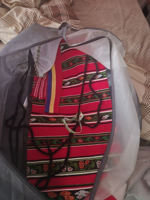 Costum popular romanesc