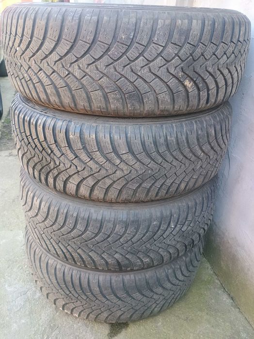 Anvelope 205/60/16 M+S,pe jante otel cu senzori presiune VW Sharan
