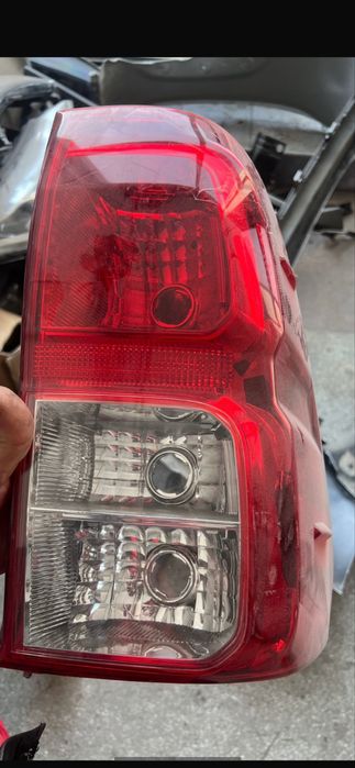 Piese Toyota Hilux , bara ,bandouri ,faruri ,protectie bena etc