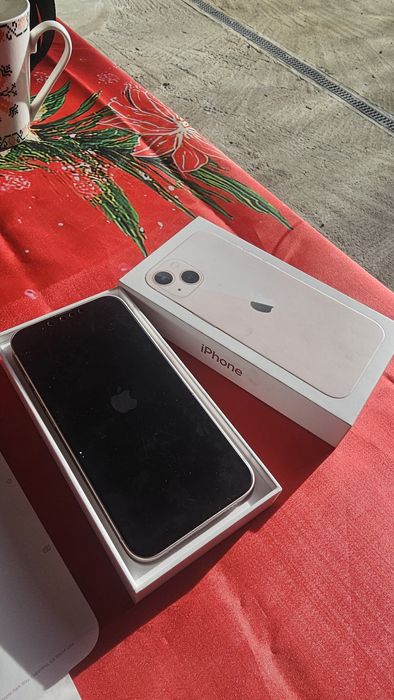 Vand iphone 13 pink  si 17 huse