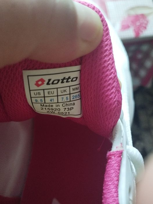 Adidași Lotto  de vânzare