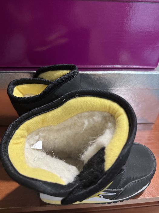 Продам детские дутики