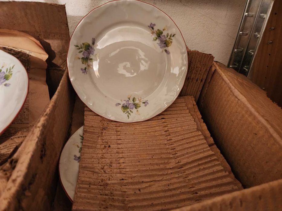 Огромен порцеланов сет Изида/IZIDA